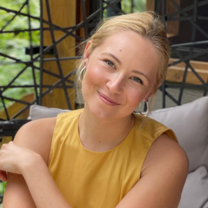 Nina Circle About Photo